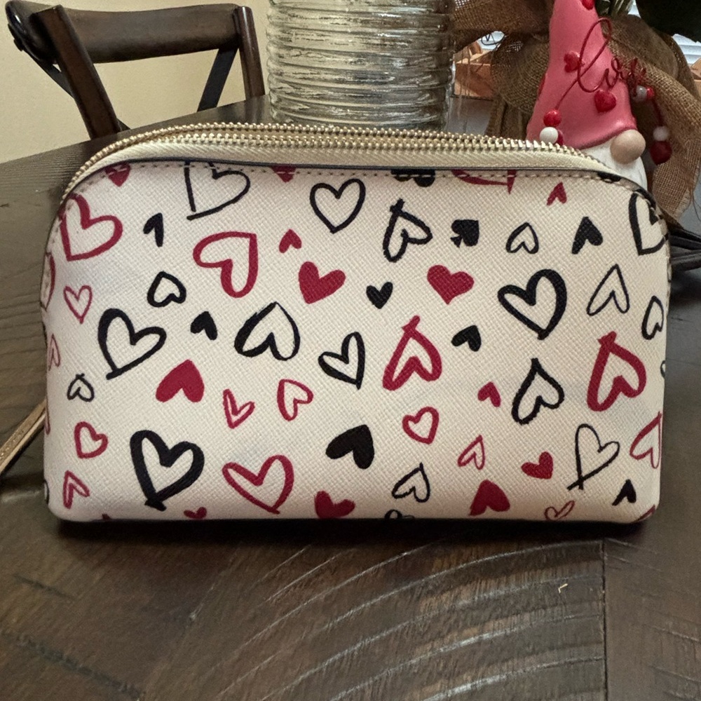 Kate Spade Heart Print Wallet/Card Holder & matching Cosmetic Bag. Sold as set. - Picture 8 of 10